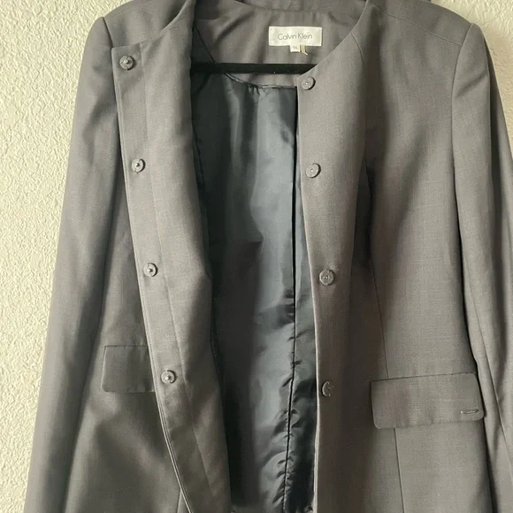 Calvin Klein 2-piece suit - Picture 2 of 8